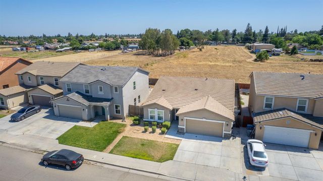 4367 W Saginaw Way, Fresno, CA 93722