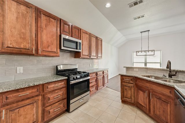 2808 Park Street, Ennis, TX 75119