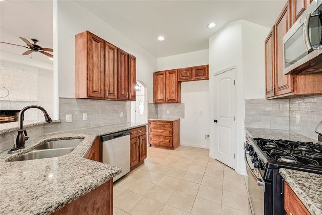 2808 Park Street, Ennis, TX 75119