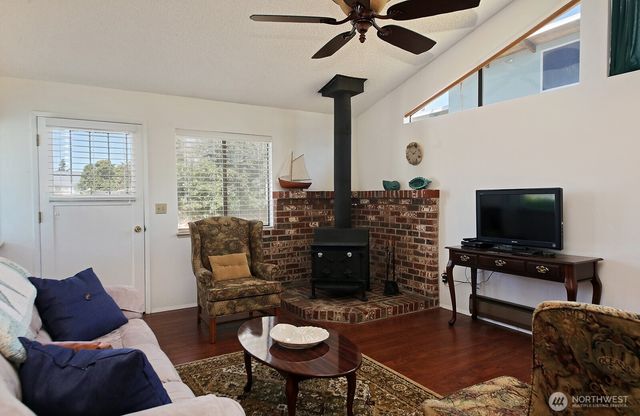 4135 Lovely Road, Clinton, WA 98236