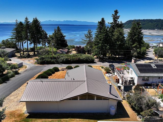 4135 Lovely Road, Clinton, WA 98236