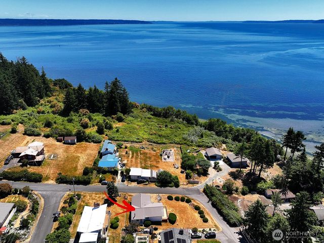 4135 Lovely Road, Clinton, WA 98236