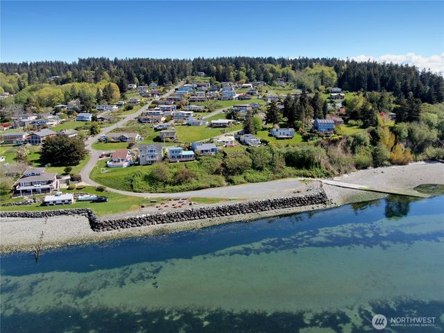 4135 Lovely Road, Clinton, WA 98236