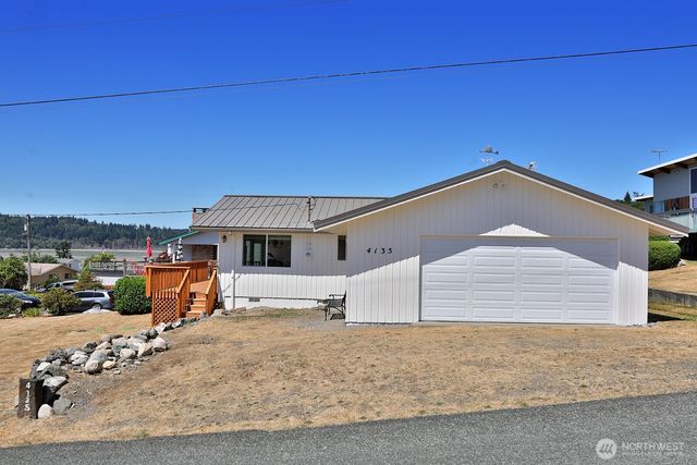 4135 Lovely Road, Clinton, WA 98236