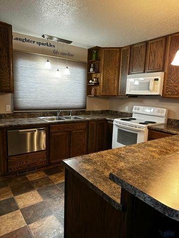 2609 IVY AVE, Rapid City, SD 57701