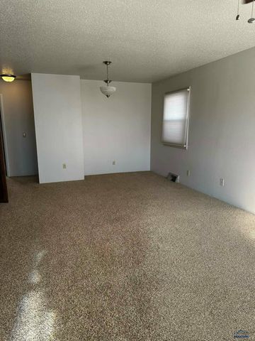 2609 IVY AVE, Rapid City, SD 57701