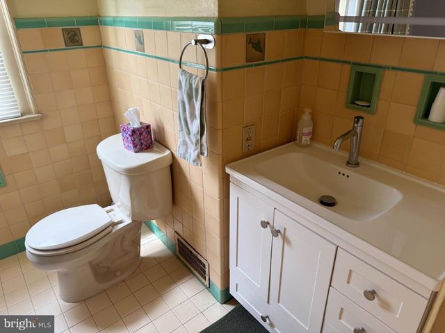 538 MAPLE AVE, Ewing Twp, NJ 08618
