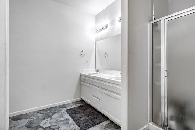 685 W Lake Street, Kingsburg, CA 93631