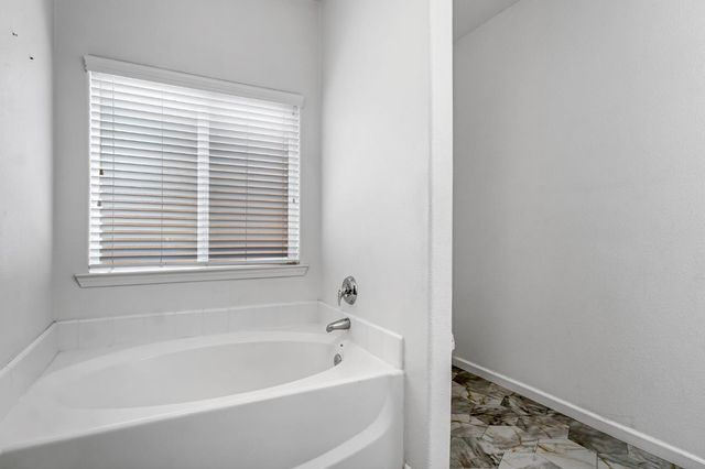 685 W Lake Street, Kingsburg, CA 93631