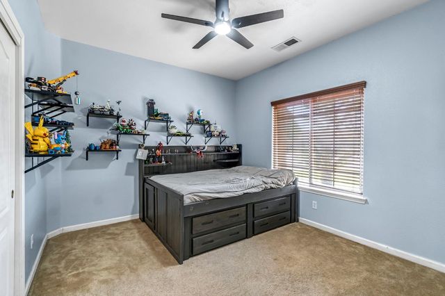 685 W Lake Street, Kingsburg, CA 93631