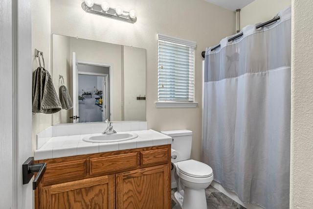 685 W Lake Street, Kingsburg, CA 93631