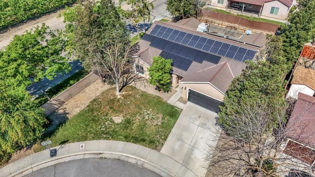 685 W Lake Street, Kingsburg, CA 93631