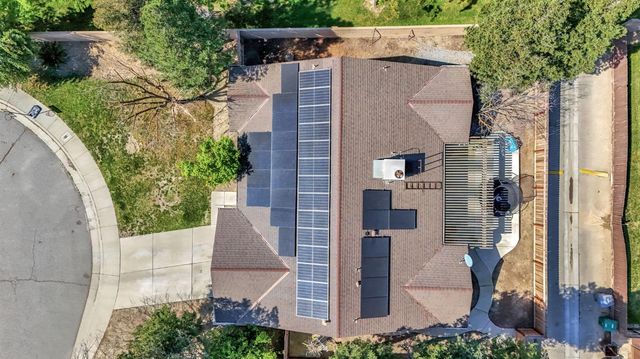 685 W Lake Street, Kingsburg, CA 93631