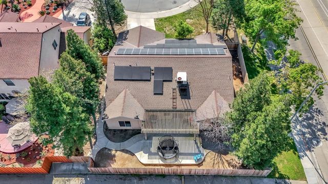 685 W Lake Street, Kingsburg, CA 93631