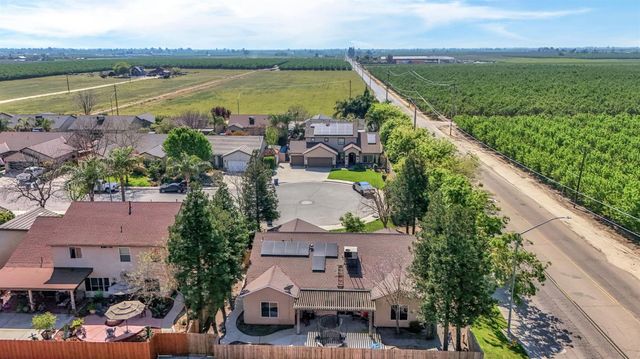 685 W Lake Street, Kingsburg, CA 93631