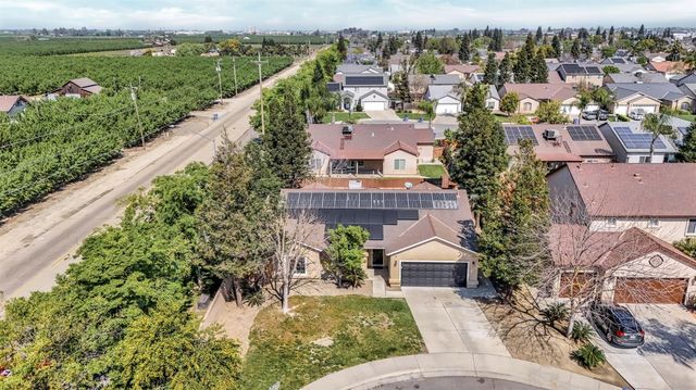 685 W Lake Street, Kingsburg, CA 93631