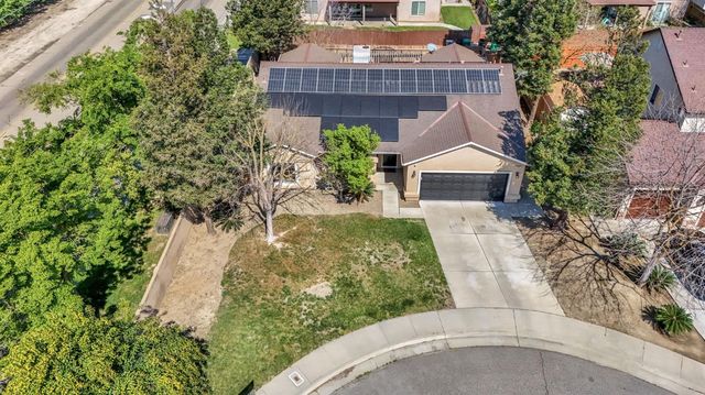 685 W Lake Street, Kingsburg, CA 93631