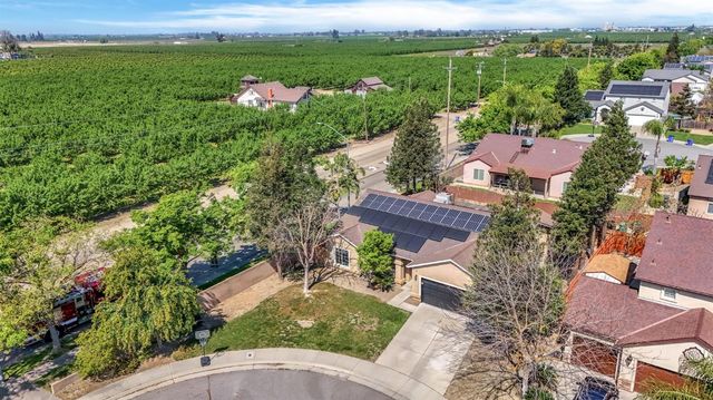 685 W Lake Street, Kingsburg, CA 93631
