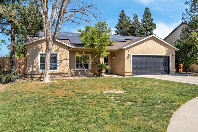 685 W Lake Street, Kingsburg, CA 93631