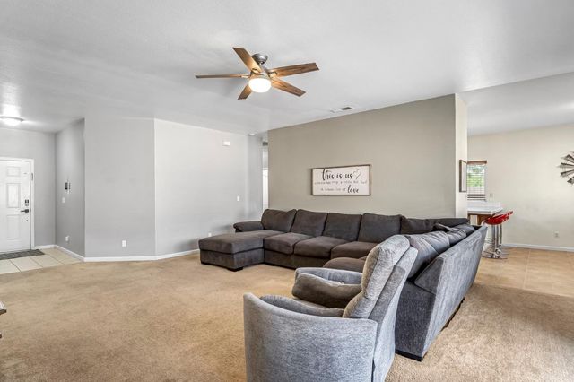 685 W Lake Street, Kingsburg, CA 93631