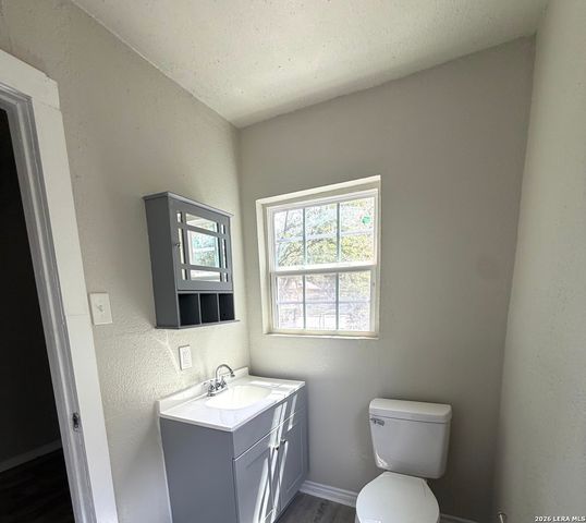 1134 W HARLAN AVE, San Antonio, TX 78211