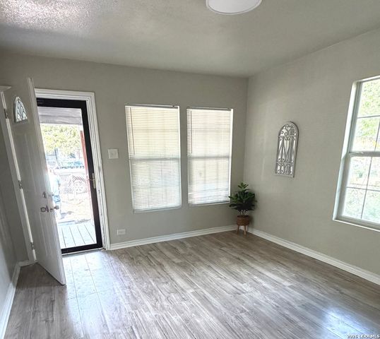 1134 W HARLAN AVE, San Antonio, TX 78211