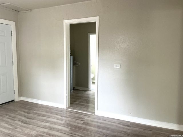 1134 W HARLAN AVE, San Antonio, TX 78211