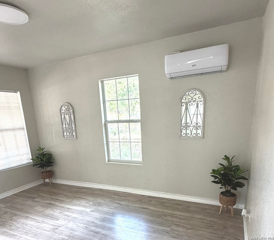 1134 W HARLAN AVE, San Antonio, TX 78211