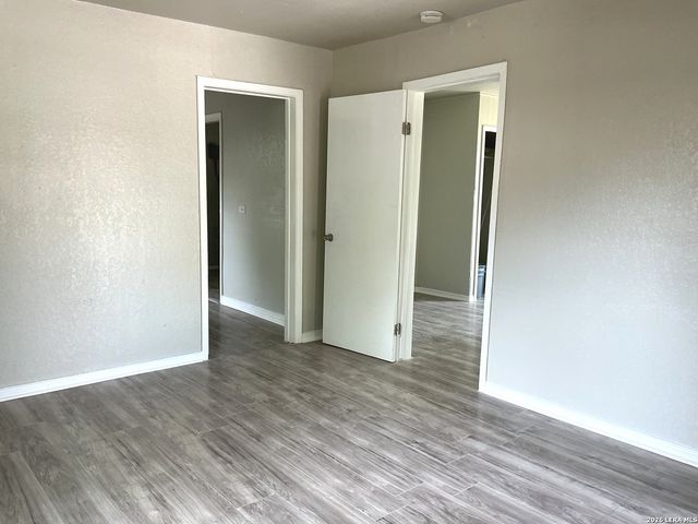 1134 W HARLAN AVE, San Antonio, TX 78211