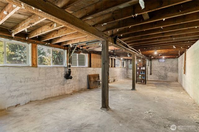 932 Retsil Road, Port Orchard, WA 98366