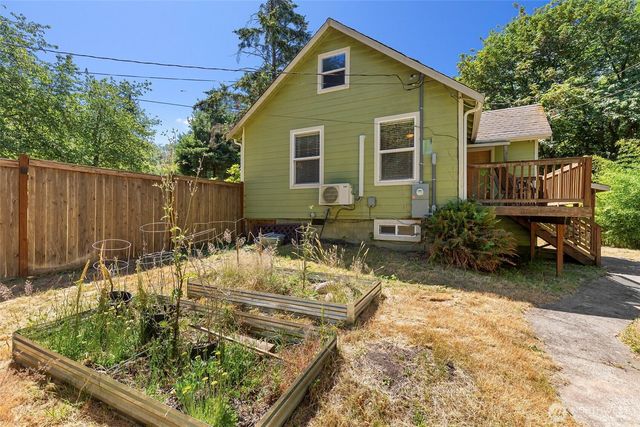 932 Retsil Road, Port Orchard, WA 98366