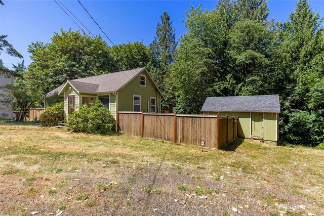 932 Retsil Road, Port Orchard, WA 98366