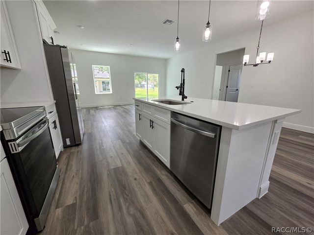 8125 N Maltese Drive, Citrus Springs, FL 34433
