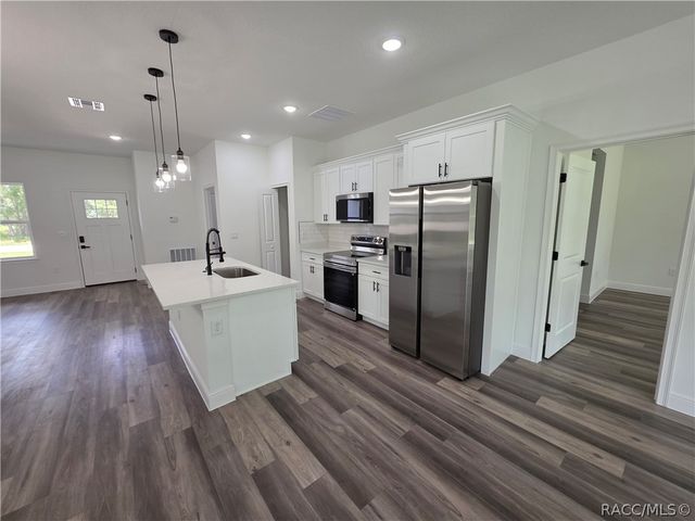 8125 N Maltese Drive, Citrus Springs, FL 34433