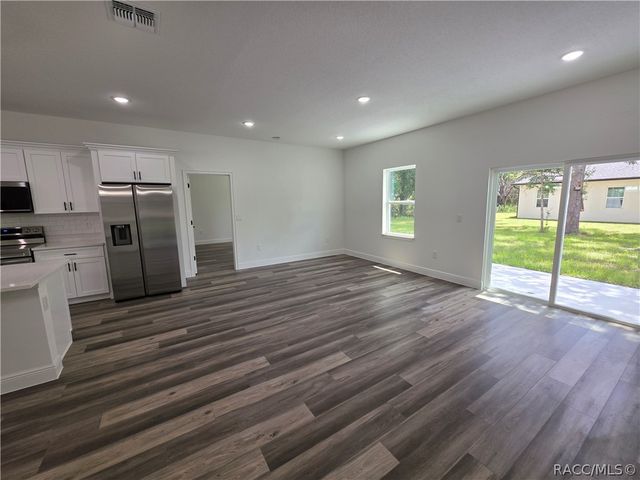 8125 N Maltese Drive, Citrus Springs, FL 34433