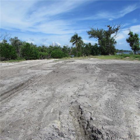 4195 Pine Island RD NW, Matlacha, FL 33993