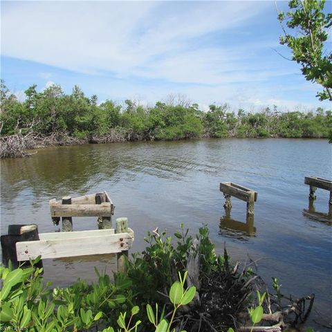 4195 Pine Island RD NW, Matlacha, FL 33993