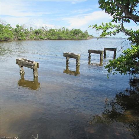 4195 Pine Island RD NW, Matlacha, FL 33993