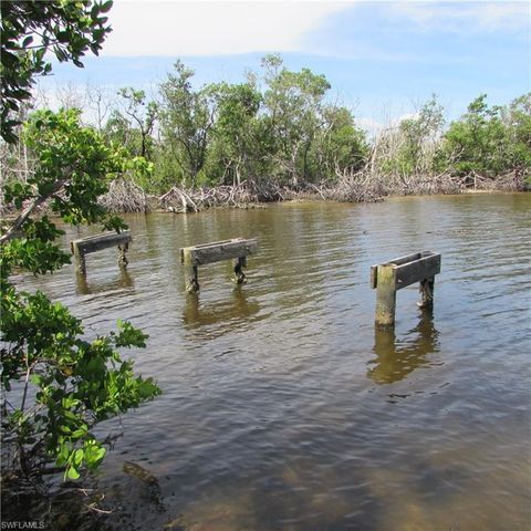 4195 Pine Island RD NW, Matlacha, FL 33993