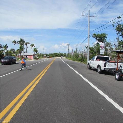 4195 Pine Island RD NW, Matlacha, FL 33993