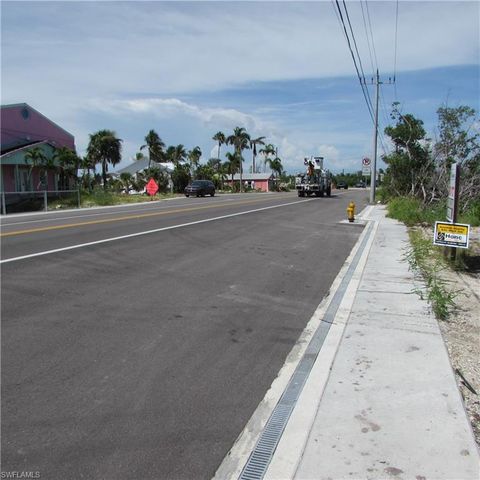 4195 Pine Island RD NW, Matlacha, FL 33993