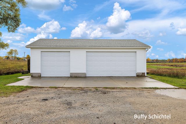 20017 7 Mile Road, Reed City, MI 49677