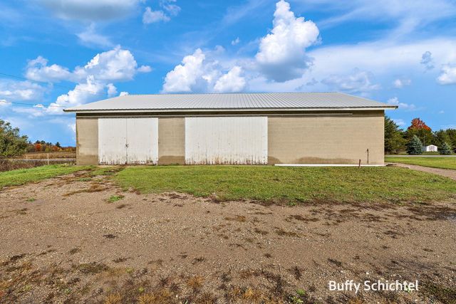 20017 7 Mile Road, Reed City, MI 49677