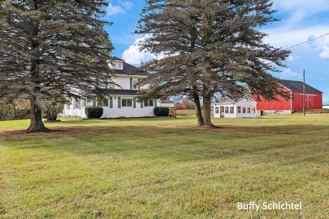 20017 7 Mile Road, Reed City, MI 49677