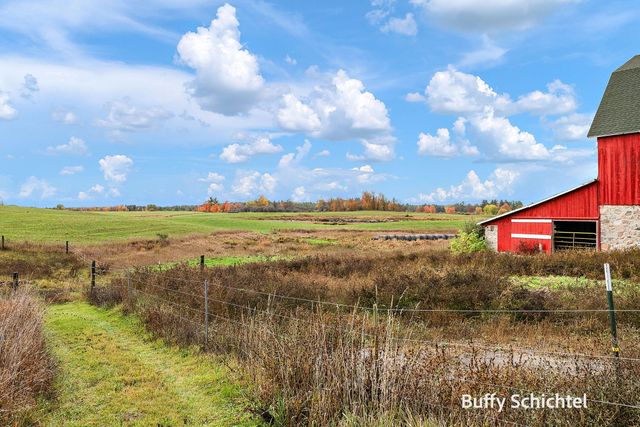 20017 7 Mile Road, Reed City, MI 49677