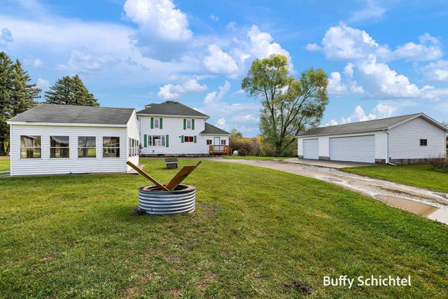 20017 7 Mile Road, Reed City, MI 49677