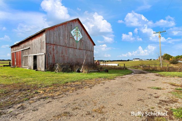 20017 7 Mile Road, Reed City, MI 49677