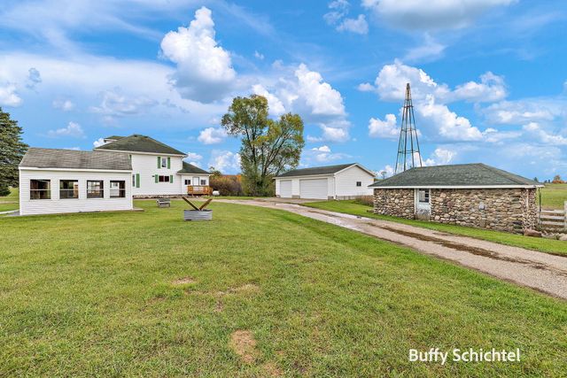 20017 7 Mile Road, Reed City, MI 49677