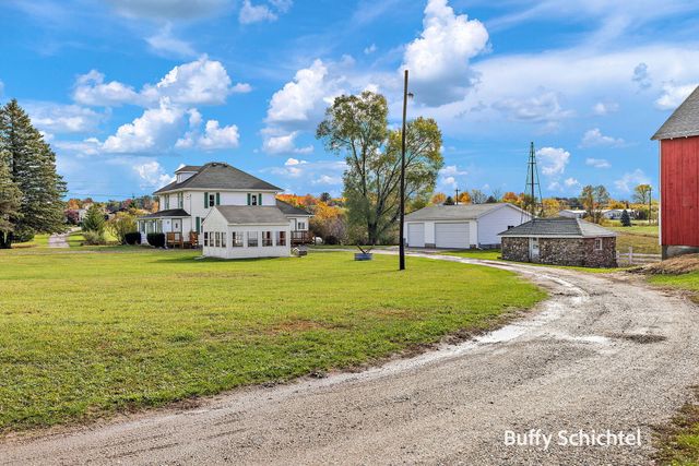 20017 7 Mile Road, Reed City, MI 49677