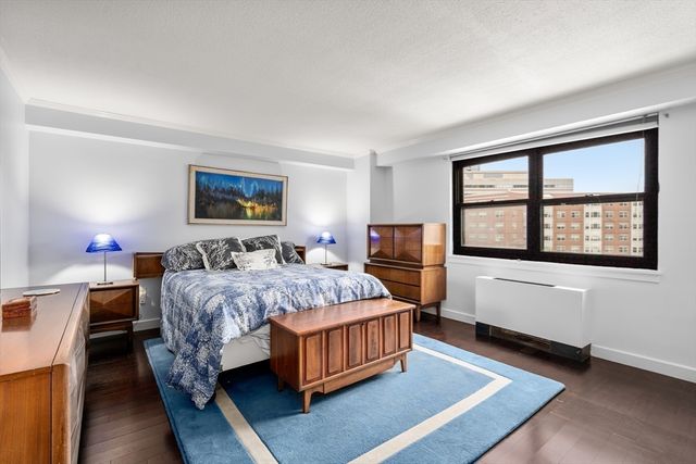 9 Hawthorne Place 7E, Boston, MA 02114